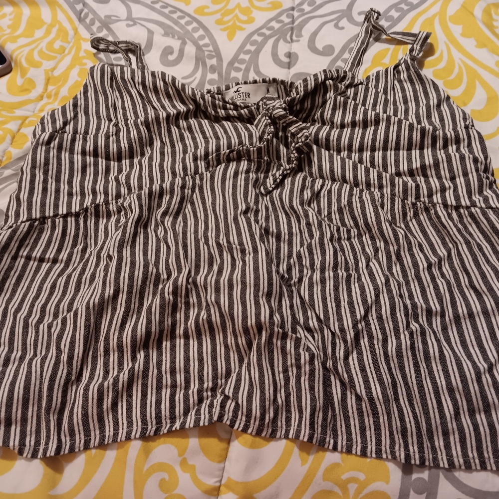 Hollister crop top